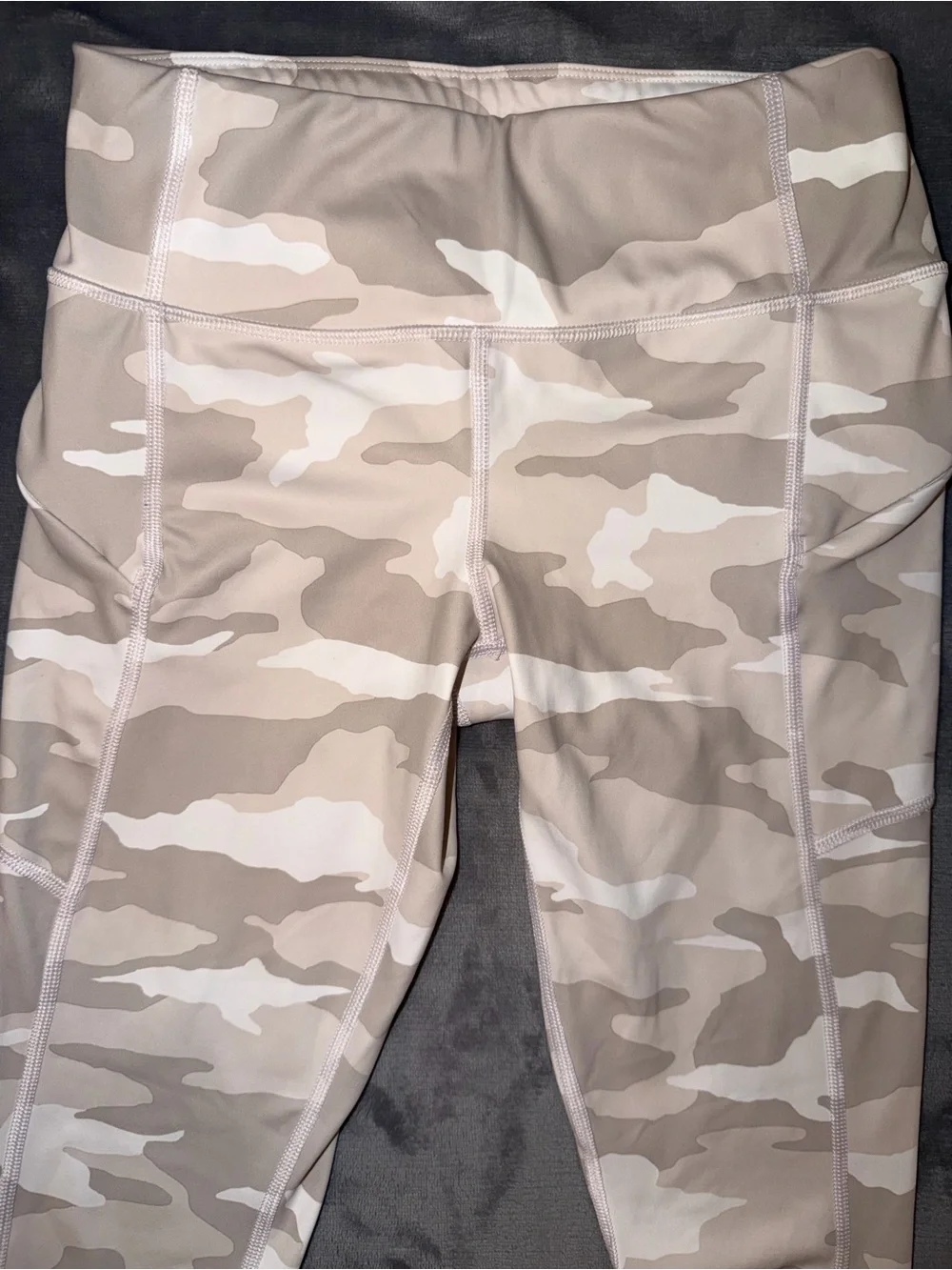 🤍 Athleta Camo Leggings with Pockets